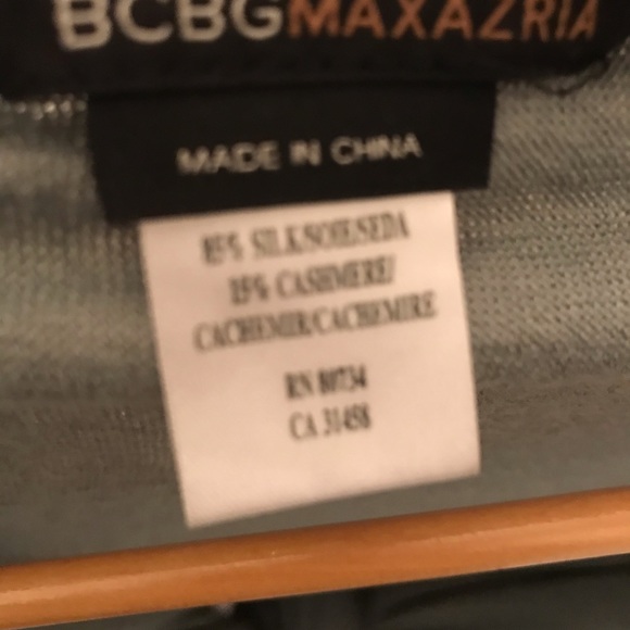 BCBG wrap - Picture 3 of 5